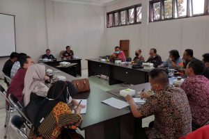 Kedatangan Komisi B DPRD Batu di PLUT-KUMKM. (ws3) - UMKM Batu Berharap Produknya Bisa Dijual di Toko Retail Modern