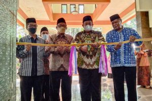 Kemenag Kota Malang meresmikan PTSP. (jaz) - MTsN 1 Kota Malang Launching PTSP-Podcast Pertama di Lingkungan Kemenag Jatim