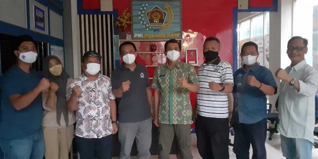 Kepala BNN Kota Malang bersama Pengurus PWI Malang Raya. (ist) - BNN Kota Malang Paparkan Program Bersama PWI Malang Raya