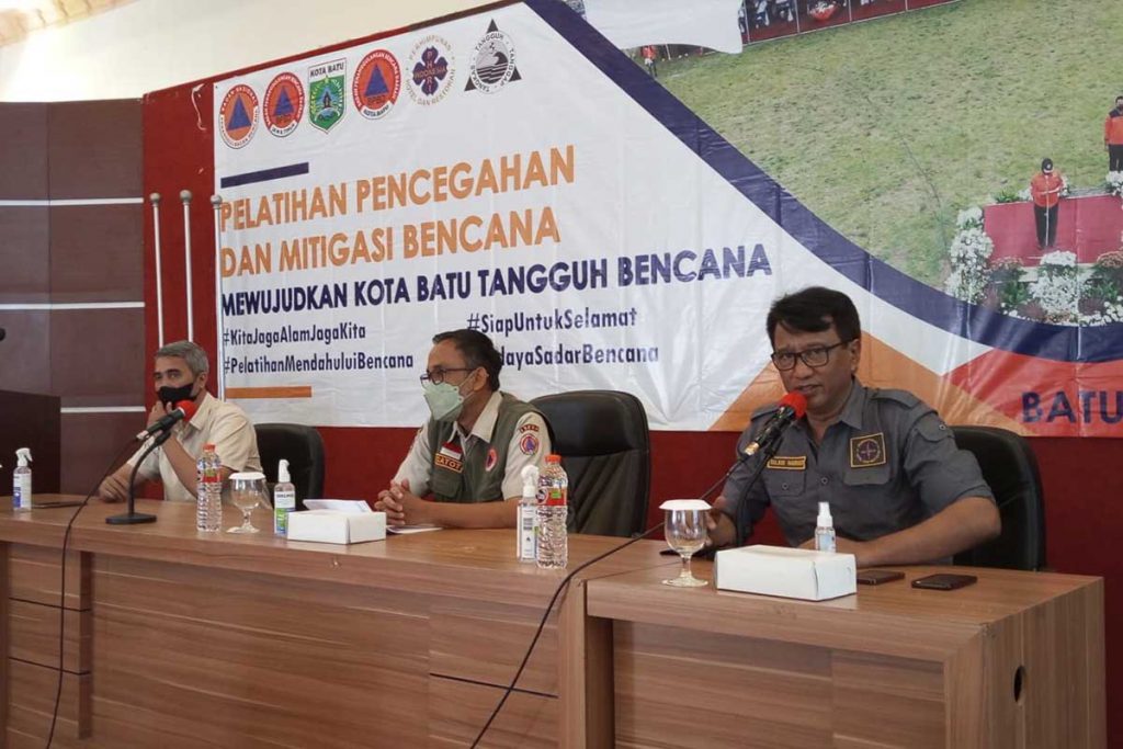 Ketua PHRI Kota Batu Sujud Hariadi, saat memberikan sambutan. (ws3) - Antisipasi Gempa Megathrust, Hoteliers Batu Dilatih Pencegahan dan Mitigasi Bencana
