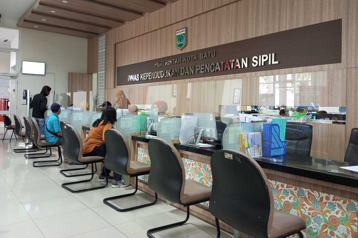 Pelayanan adminduk di Dispendukcapil Kota Batu. (ws3) - Identitas Digital Bakal Diberlakukan di Kota Batu, Ini Tahapanmya