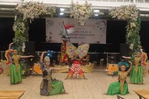 Penampilan Kesenian Karsa Budaya Desa Beji, saat menghibur wisatawan. (ist) - Inovasi Seniman Batu Tawarkan 'MASDAYA', Makan Sambil Nonton Seni Budaya