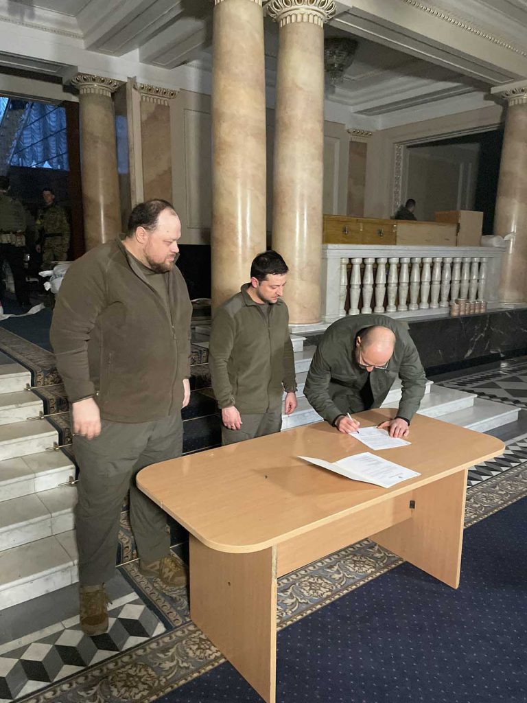 Penandatangan dokumen pengajuan Ukraina ke Uni Eropa. (ist) - Ukraina Daftarkan Diri Jadi Anggota Uni Eropa