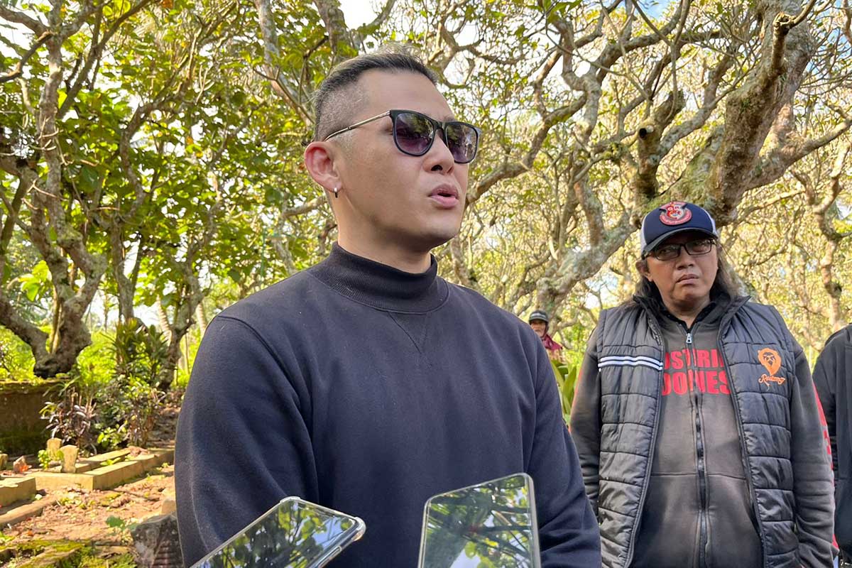 Promotor Hero Tito, Amir Tan, menjawab pertanyaan awak media. (ws5) - Promotor Hero Tito Sesalkan Regulasi, Usulkan Diperketat