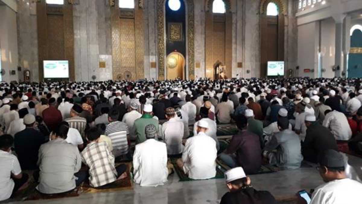 Salat berjamaah. (ist) - Covid Menurun, MUI Kembali Bolehkan Salat Berjamaah Tanpa Jarak dan Gelar Pengajian