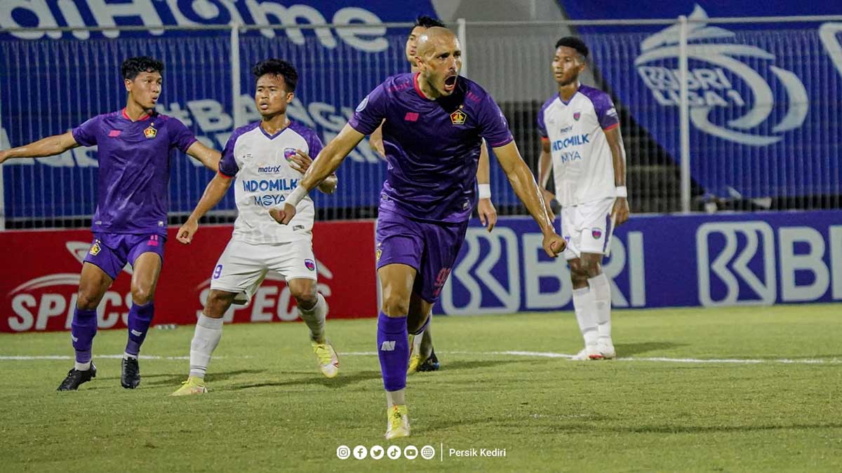 Skuad Persik Kediri. (Memo X/im) - Persik Kediri Kenalkan CEO Baru Alif Sapto Nugroho