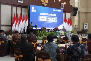 Sosialisasi UU HKPD di Graha Pancasila Balai Kota Among Tani Kota Batu. (ws3) - Kemenkeu RI Sosialisasikan UU HKPD, Kumpulkan Kepala Daerah se-Jatim di Batu