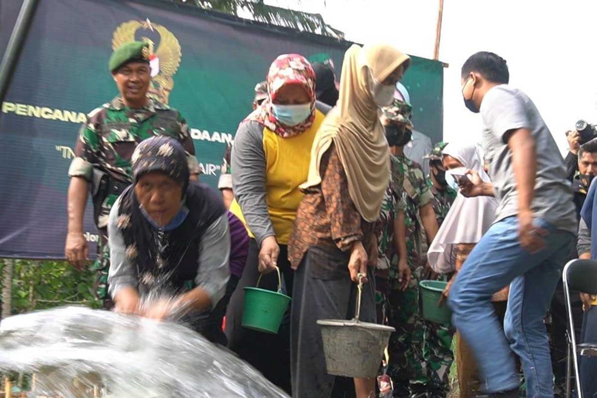 TNI AD Alirkan Air Untuk Negeri