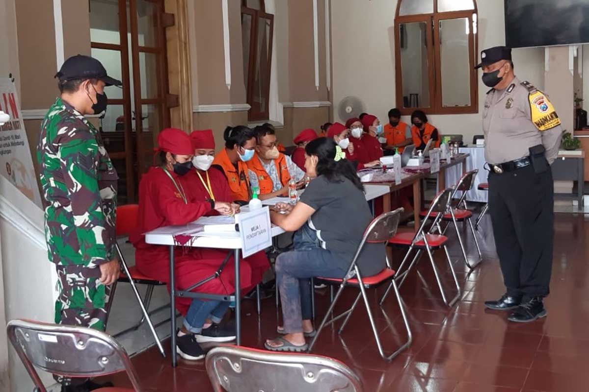 Vaksinasi di salah satu gereja berjalan tertib. (ist) - GKJW Tulang Bawang dan Paroki Vincentius A Paolo Gelar Vaksinasi