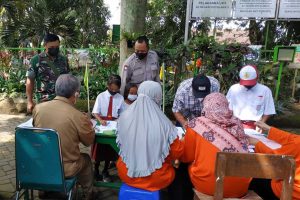 Vaksinasi menyasar anak-anak di SDN Kotalama 05. (ist) - Vaksinasi Masif Sasar Anak-anak dan Masyarakat Umum di Tiga Wilayah Kota Malang