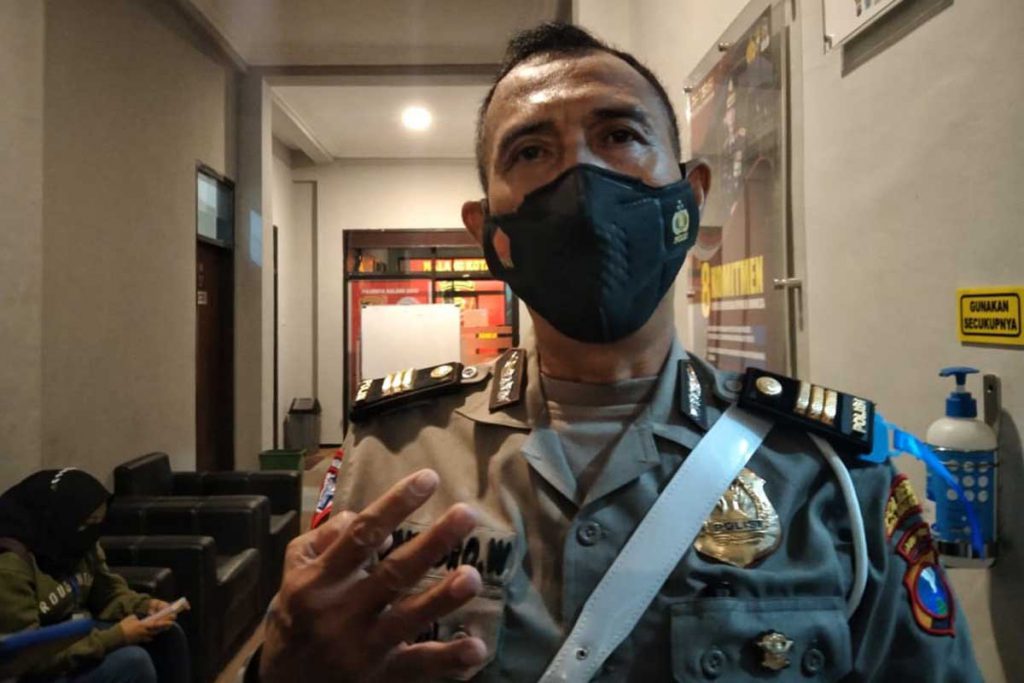 Wakasatlantas, AKP Kuntjoro W, menjelaskan skema operasi. (jaz) - Polresta Makota Siap Laksanakan Operasi Keselamatan Semeru 2022