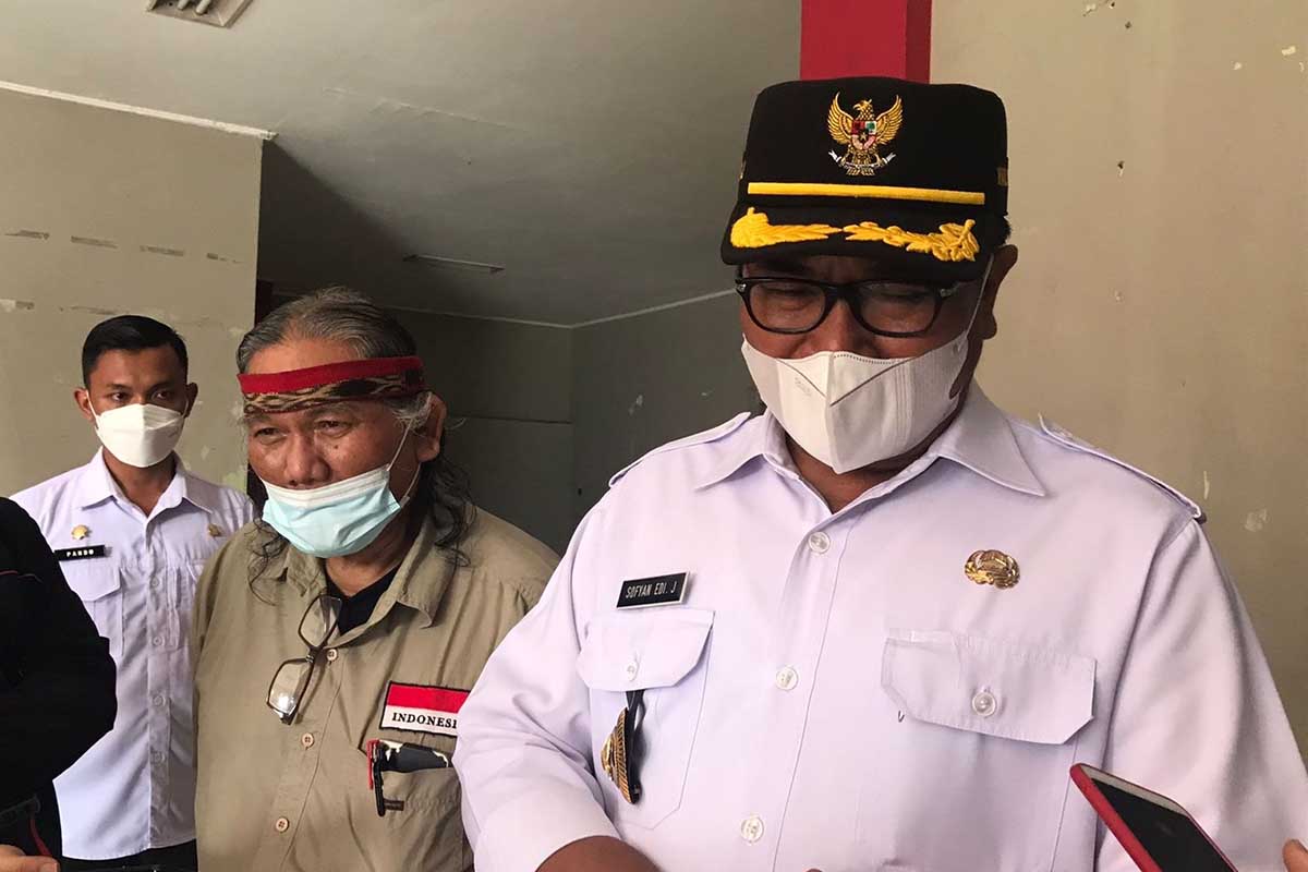 Wakil Walikota Malang, Sofyan Edi Jarwoko, menjawab pertanyaan awak media. (ws4) - Bangkitkan Malang Barometer Musik, Bung Edi: Butuh Strategi Platform Digital