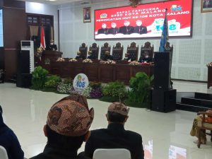 Wali Kota Malang, Sutiaji saat memberikan sambutan dan paparan, gedung DPRD Kota Malang. (ws4) - Lima Prioritas Pembangunan Kota Malang, Warnai Refleksi HUT ke 108