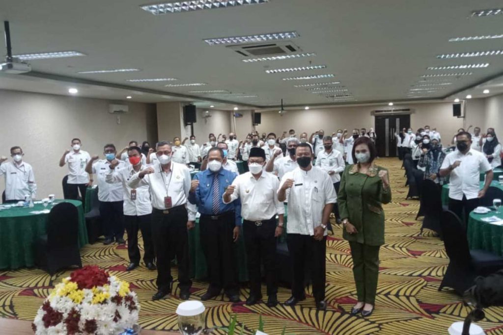 Wali Kota Malang, Sutiaji saat selesai menyampaikan materi. (Ws4) - Walikota Ajak Pejabat dan Masyarakat Perkuat Literasi Hukum