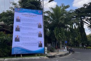 Baliho Pilrek UB 2022 visi bakal calon Rektor yang terletak di Jalan Veteran. (ws5) - Berikut Visi Enam Bakal Calon Rektor UB