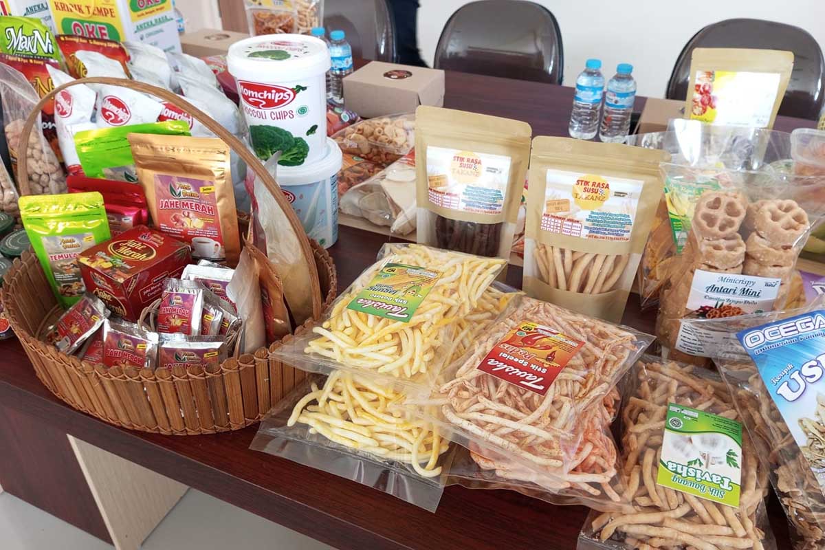 Beberapa contoh hasil UMKM Batu yang mengikuti kurasi produk, untuk masuk pasar retail modern. (dik) - DPRD Batu: Diskumindag Harus Menjadi Agent of Change UMKM