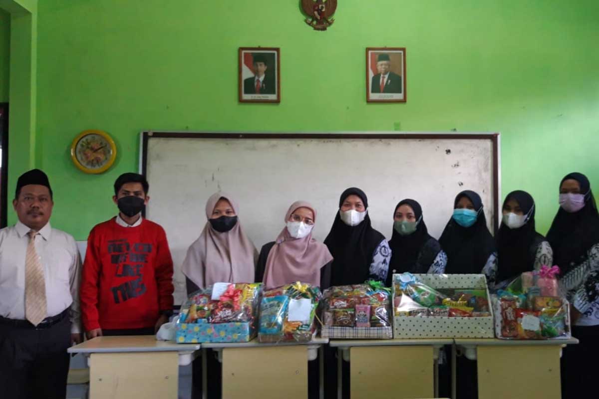 Bingkisan parcel hasil kreasi peserta lomba yang diadakan SMP Islam Sabilillah. (ist) - Ramadan Charity SMP Islam Sabilillah Dikemas Menarik