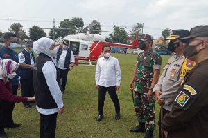 Danrem 083/Bdj Dampingi Gubernur Jatim Tinjau Lokasi Huntara Korban Erupsi Gunung Semeru