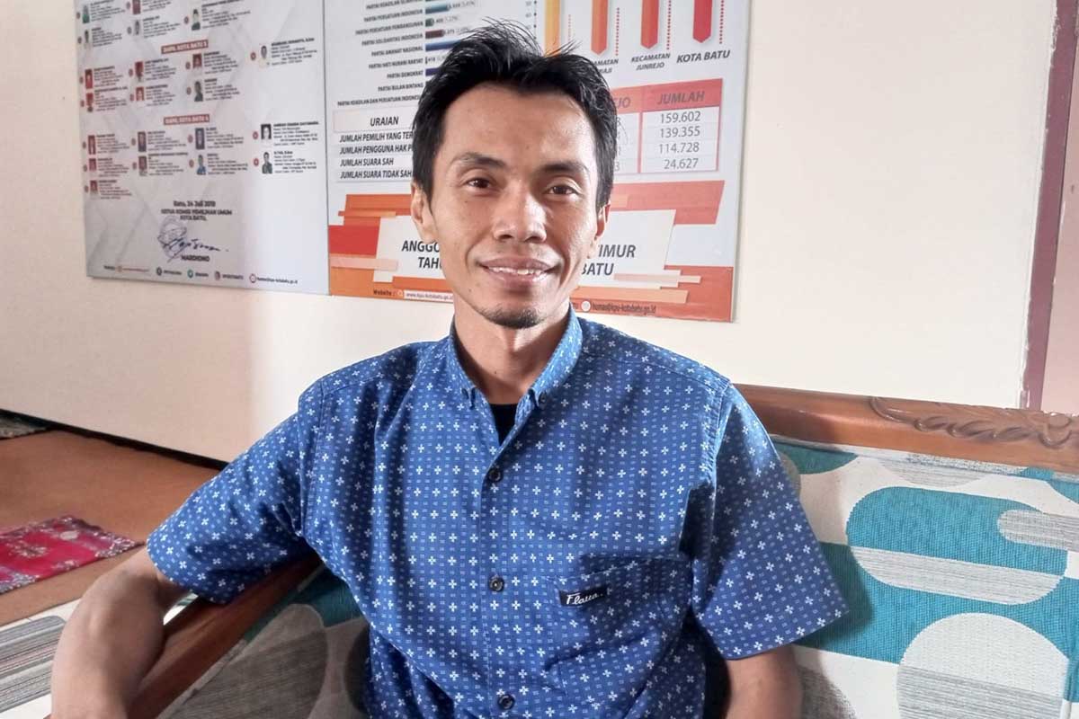 Divisi Teknis penyelenggaraan KPU Batu, Erfanudin SH MH. (dik) - Wacana Pemilihan Secara E-Voting, Anggota KPU Batu: Biayanya Besar Sekali