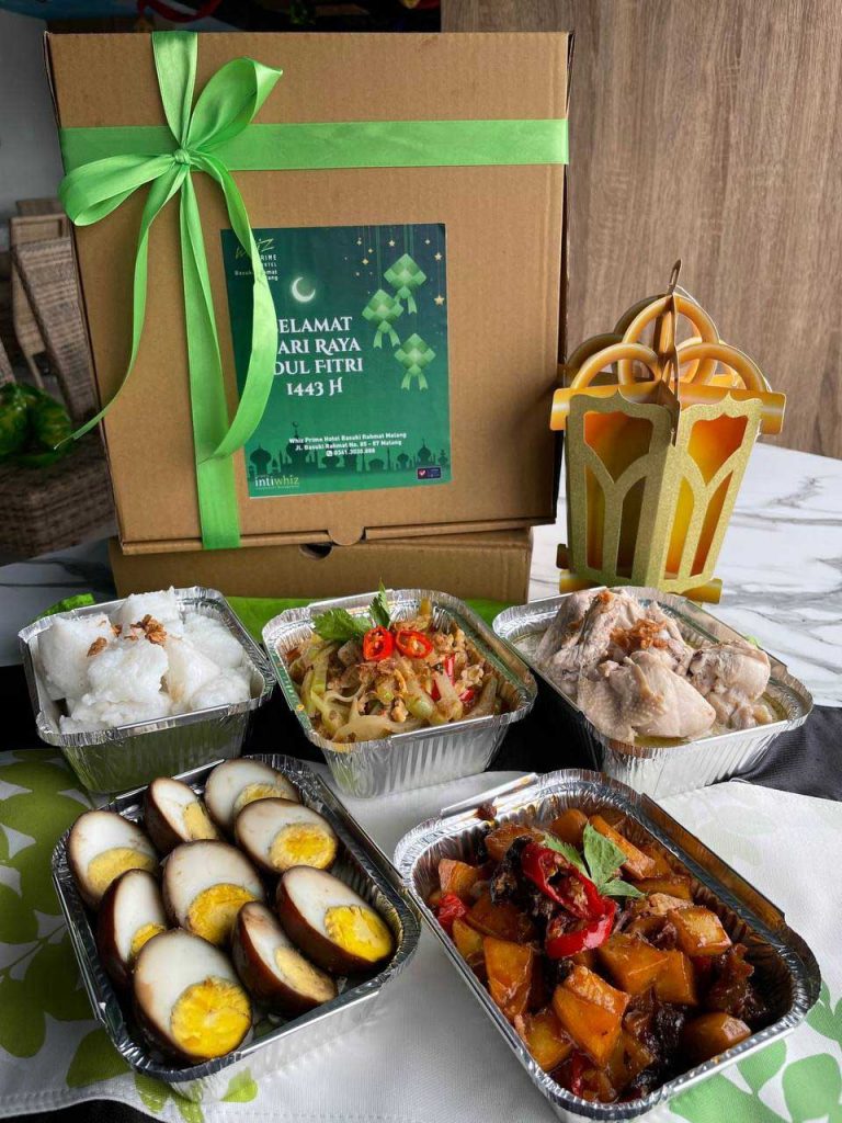 Hampers Lebaran siap manjakan momen Idul Fitri bersama keluarga. (ist) - Whiz Prime Hotel Basuki Rahmat Tawarkan Beragam Paket Lebaran di Malang