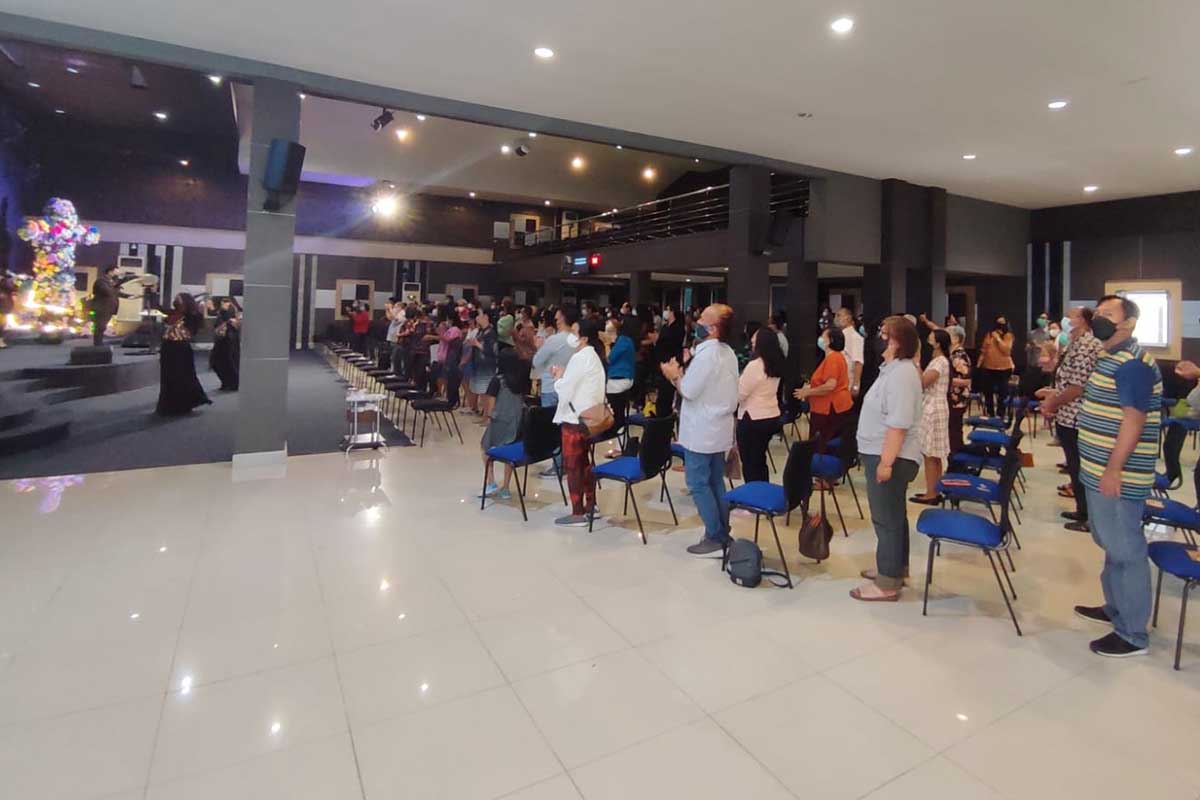 Jemaat Gereja Betlehem ikuti Jumat Agung dengan prokes. (ist) - Puluhan Jemaat Gereja Betlehem Ikuti Jumat Agung dengan Prokes