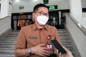 Kadinkes Kota Malang, dr Husnul Muarif menjelaskan antisipasi DB. (jaz) - Begini Antisipasi Demam Berdarah - Musim Penghujan Belum Selesai