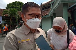 Kadinkes Kota Malang, dr Husnul memberikan kepastian vaksinasi malam hari. (jaz) - Pekan Ini Kota Malang Bakal Vaksin Malam Hari di Dua Lokasi