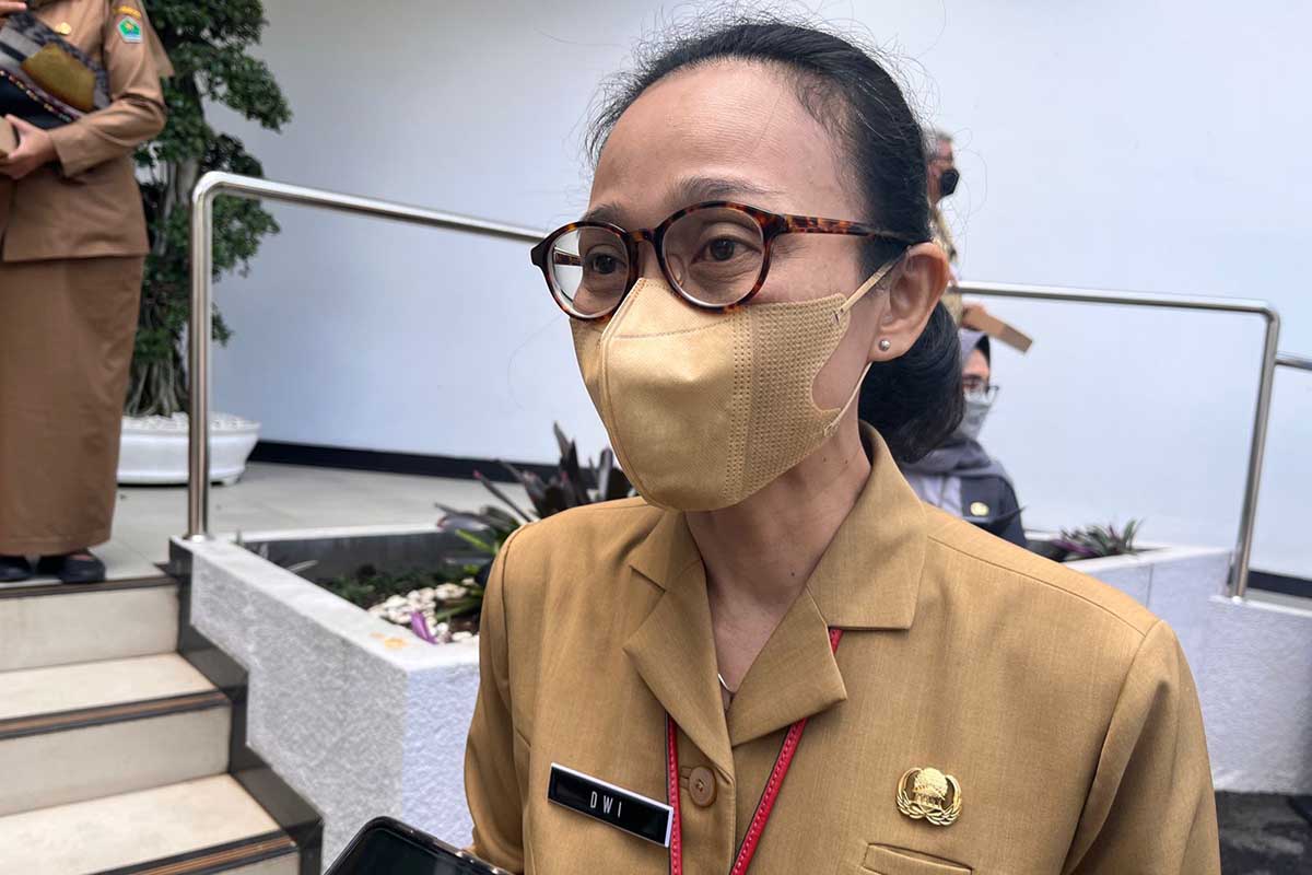 Kepala Badan Perencanaan Pembangunan Daerah (Bappeda) Kota Malang, Dwi Rahayu, saat menjawab pertanyaan awak media. (ws5) - Tahap ke-III Verifikasi PPD, Kota Malang Optimis 3 Besar
