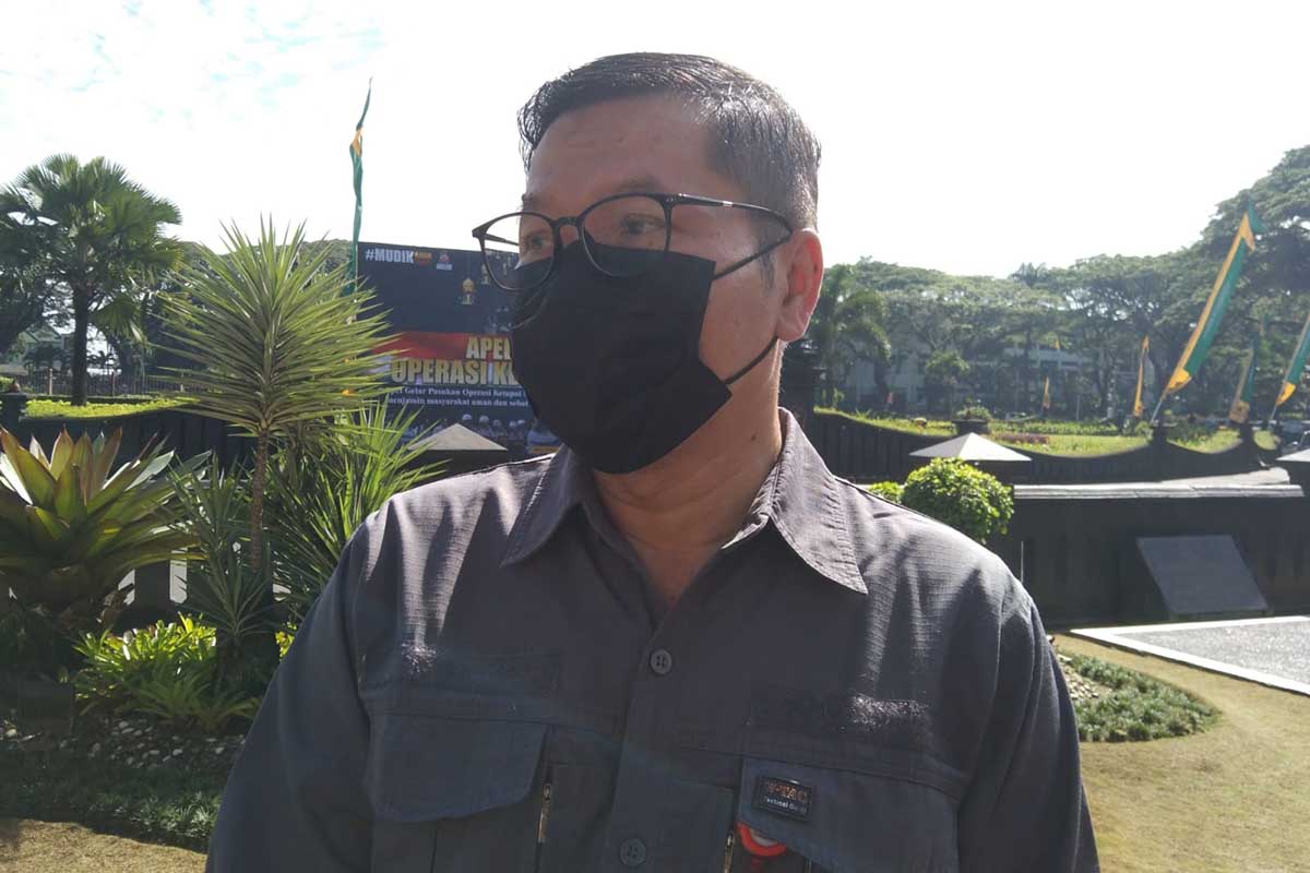 Kepala Dinas Kesehatan (Dinkes) Kota Malang, dr Husnul Muarif menjelaskan dropping vaksin. (jaz) - Kota Malang Dropping Vaksin Booster Jelang Mudik 2022