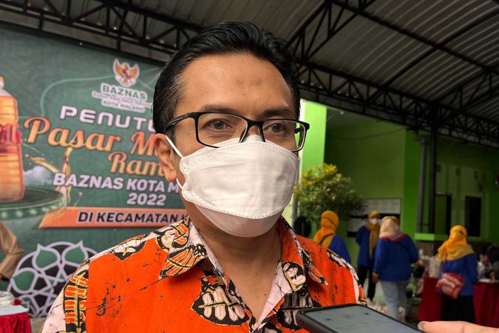 Kepala Diskopindag Kota Malang, M Sailendra, saat menjawab pertanyaan awak media. (ws5) - Baznas dan Pemkot Malang Rencanakan Kolaborasi Gelontorkan Paket Sembako Murah