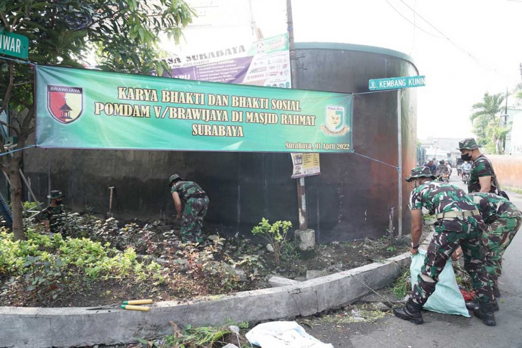 Patuhi Program Pimpinan, Danpomdam V/Brawijaya Langsung Kerahkan Personel ke Masjid Rahmat