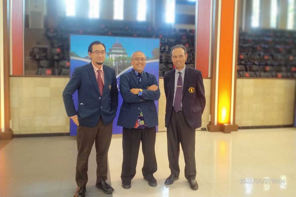Ketiga Calon Rektor terpilih, dari kiri; Prof Widodo, Prof Unti dan Prof Imam. (ist) - Tetapkan Tiga Calon Rektor UB, Siapa Saja?