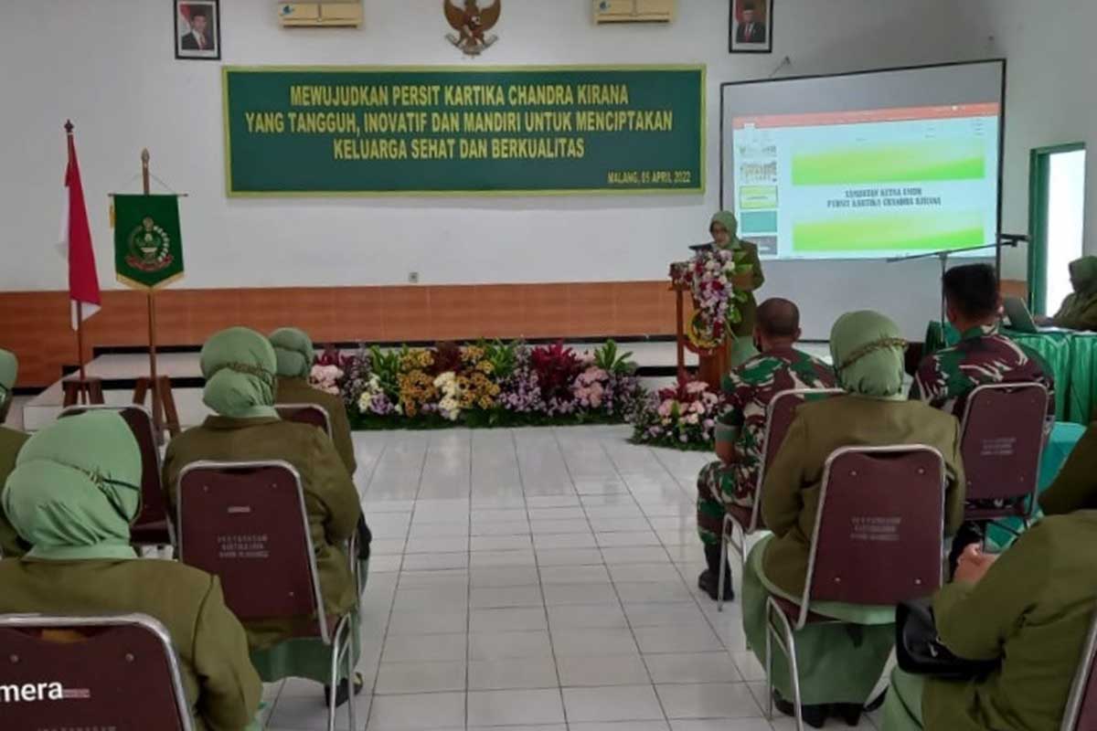 Ketua Persit KCK cabang XL Kodim 0833/Kota Malang, Kurnia Heru Wibowo Sofa mengingatkan momentum HUT ke-76 Persit. (ist) - Peringati HUT ke-76 Persit, Dorong Ciptakan Keluarga Sehat dan Berkualitas