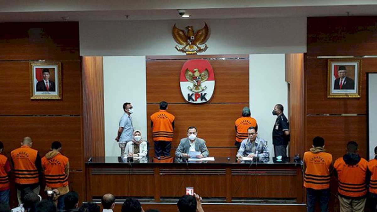 Konferensi pers KPK kasus suap Bupati Bogor. (ist) - Dalih Bupati Bogor Usai Terjaring OTT KPK: Dipaksa Tanggung Jawab Perbuatan Anak Buah