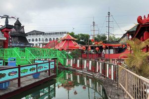 Pasar apung Museum Angkut konsep enam negara. (dik) - Pasar Apung Enam Negara & Army Corner, Segera Meriahkan Museum Angkut