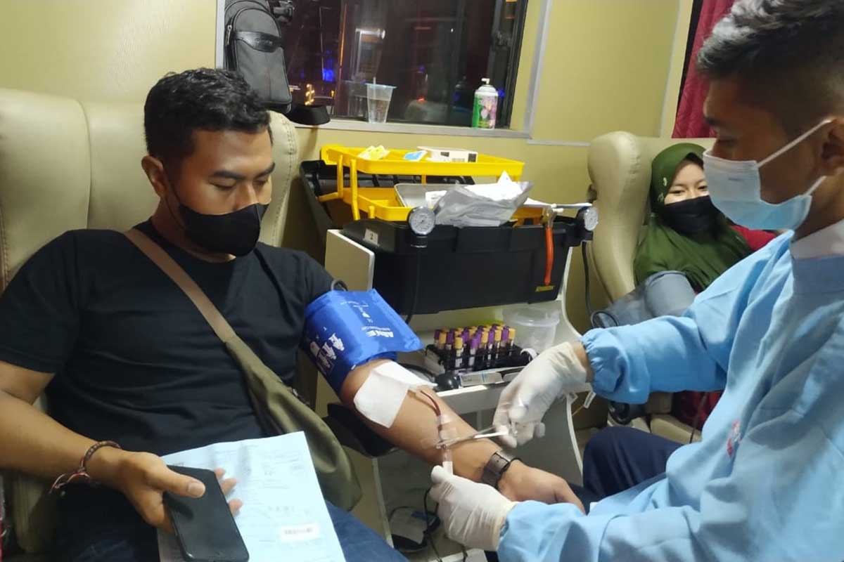 Pelaksanaan donor darah keliling oleh UDD PMI Kabupaten Jember di Masjid Baitul Jannah Jenggawah. (ist) - UDD PMI Jember Gelar Donor Darah di Masjid Baitul Jannah Jenggawah