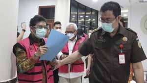 Penahanan tersangka ekspor minyak sawit. (ist) - Jadi Tersangka Kasus Minyak Sawit, Dirjen Kemendag dan Komisaris Wilmar Langsung Ditahan