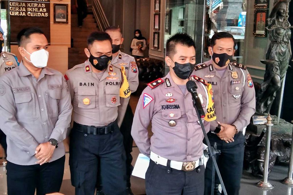Polresta Makota menjelaskan secara resmi kronologi. (jaz) - Pengendara Mobil Viral Tabrak Lari di Malang, Begini Kronologinya