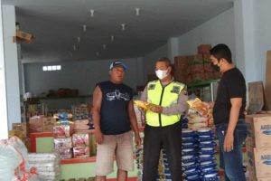 Polsek Purwoasri Pantau Stok Migor Di Minimarket dan Pedagang
