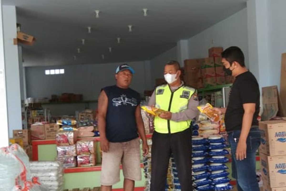Polsek Purwoasri Pantau Stok Migor Di Minimarket dan Pedagang