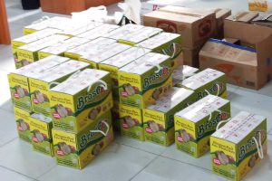 Salah satu produk minuman sari buah apel yang kini diburu pemudik. (dik) - Jelang Lebaran, Omset Minuman Sari Apel Khas Batu Naik 300 Persen