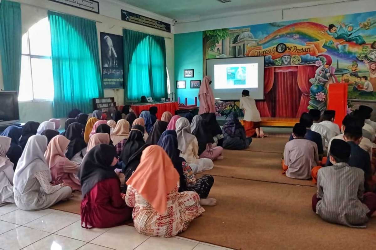 Suasana Pesantren Ramadan di SMP Islam Sabilillah. (jaz) - Pesantren Ramadan, Kepsek SMP Islam Sabilillah: Jadi Pembiasaan Baik