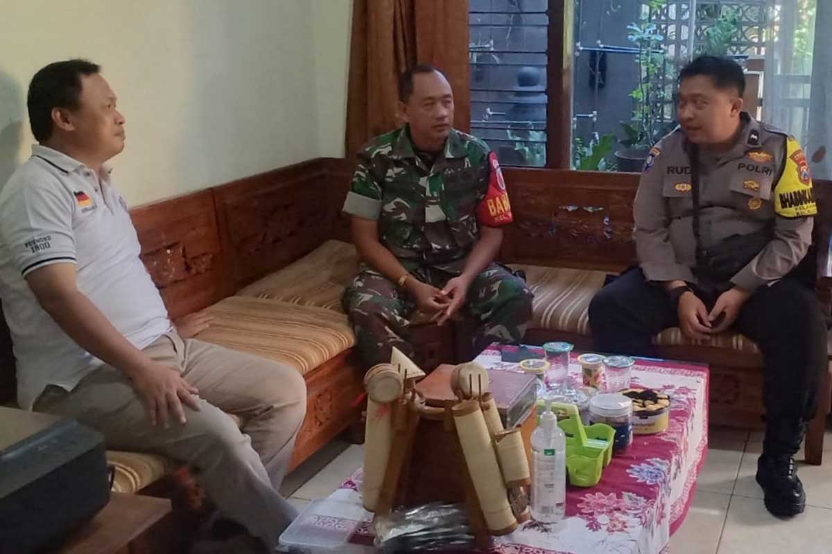 Babinsa Kauman Komsos bersama warga binaan. (ist) - Babinsa Kauman Komsos Bersama Warga Binaan