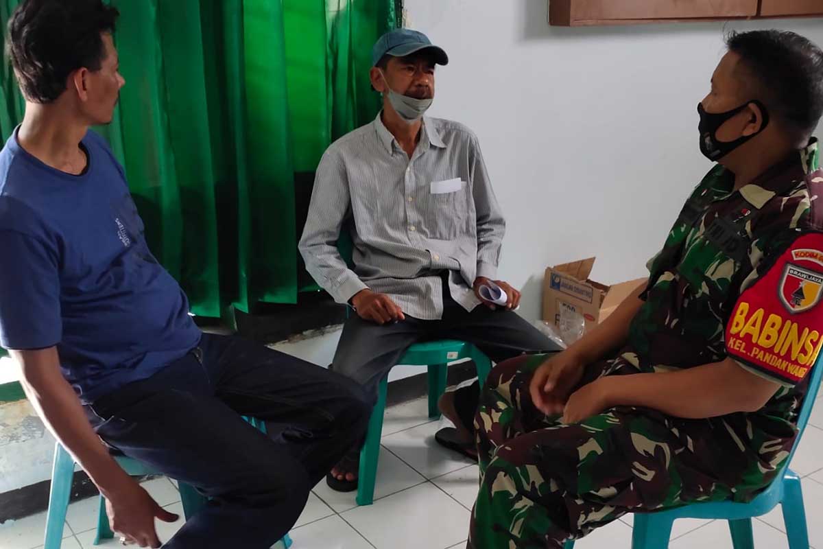 Babinsa komsos bersama warga binaan. (ist) - Jaga Cipta Kondisi, Babinsa Komsos Bersama Warga Binaan