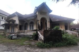Bangunan Bella Vista di Jalan Gajah Mada nomor 3 Kota Malang, belakang gedung DPRD Kota Malang. (rhd) - Polemik Bella Vista, Enam Pemilik Akan Laporkan Terduga Penyerobot Lahan