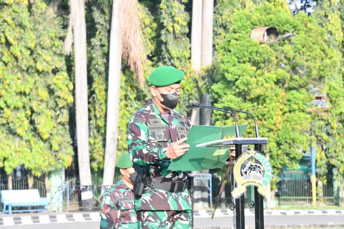 Danrem 083/Bdj Pimpin Upacara Bendera 17 Mei 2022
