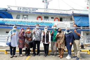 Gubernur Khofifah Lepas Pelayaran RS Terapung Ksatria Airlangga Bagi Masyarakat Kepulauan Madura