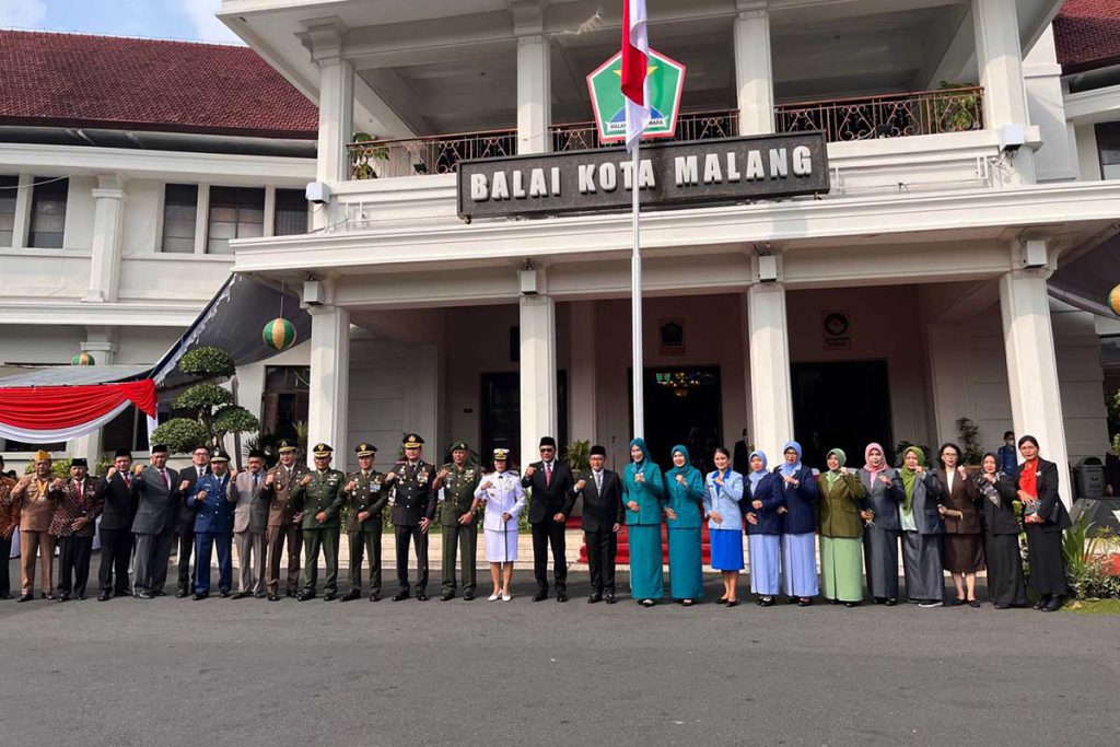 Jajaran Forkopimda usai melaksanakan Upacara Peringatan Hari Kebangkitan Nasional ke-114 tahun 2022, di halaman Balai Kota Malang. (ws5) - Seruan Bangkit Bersama Dalam Harkitnas ke-144, di Balai Kota Malang