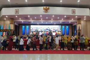 Jajaran Rektorat dan Dekanat UB di kursi VIP menyambut permohonan maaf dari para civitas UB. (ist) - Gelar Halal Bihalal, Momen Perpisahan Rektor UB Nuhfil Hanani