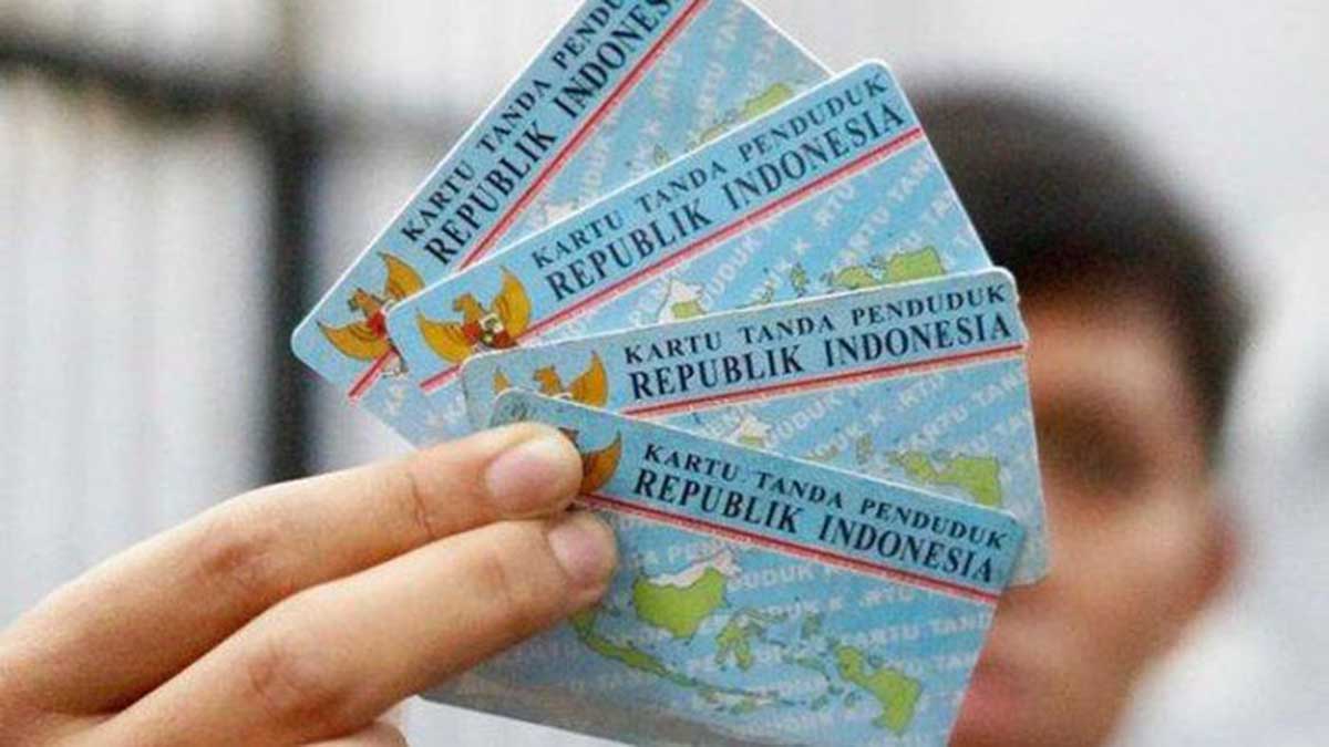 Kartu tanda penduduk. (ist) - Aturan Terbaru Nama di e-KTP, Maksimal 60 Huruf dan Tak Boleh Hanya 1 Kata